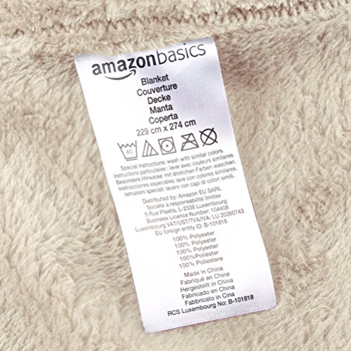 Amazon Basics - Manta, hecha de felpa de terciopelo suave - 168 x 229cm - arena