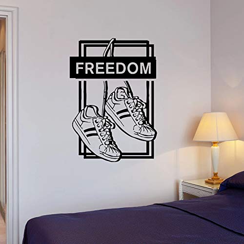 Calcomanías de pared gratis zapatillas de deporte adolescentes niños adolescentes dormitorio decoración del hogar puertas y ventanas pegatinas de vinilo texto creativo mural
