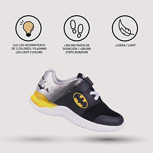 Cerdá Life'S Little Moments Zapatillas con Luces para Niños de Batman con Licencia Oficial de DC Comics, Deportivas, Multicolor, 33 EU