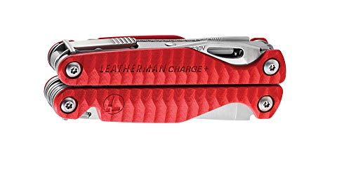 Leatherman Charge Plus - Multiherramienta con 19 utensilios, incluye navajas, alicates, sierra y destornillador, para acampar y pescar, hecha en EE.UU, en rojo con una funda de nylon
