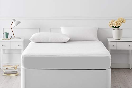Pikolin Home - Protector de colchón de cuna de rizo impermeable, transpirable y muy absorbente con faldón ajustable