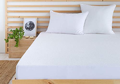 Todocama - Protector de colchón/Cubre colchón Ajustable, de Rizo, Impermeable y Transpirable. (Todas Las Medidas Disponibles). (Cama 135 x 190/200 cm)