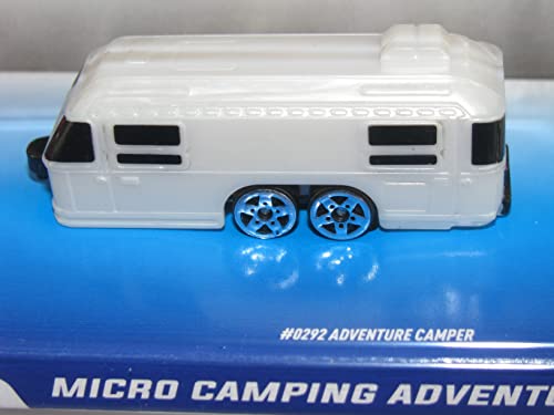 Micro Machines Starter Pack Series 5 Camping – Incluye 3 vehículos, Autocaravana y Auto Chevrolet – Posibilidad de Algo Raro – Colección de Coches de Juguete Micromachines