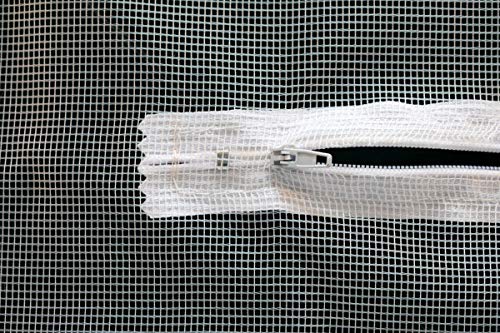 Schellenberg 50328 Mosquitera de protección para claraboyas con cremallera, lavable, Montaje rápido y sencillo desde el interior, sin taladros, Incluye banda de fijación, 150 x 180 cm, Blanco