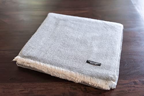 Annapurna Cashmere Lujosa manta de cachemira de 100 % lana de cachemira, 125 cm x 250 cm, tejida a mano en Nepal, ideal como manta para sofá y cama (gris claro)