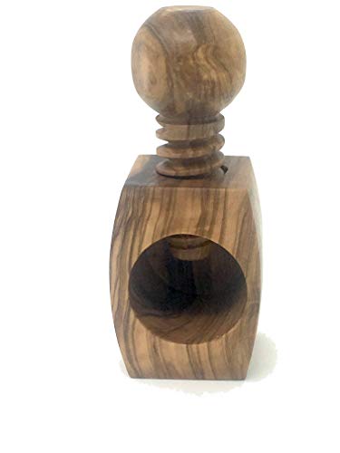 Cascanueces 7x7cm hecho de madera de olivo hecho a mano en producto natural de tornillo de tuerca de Mallorca