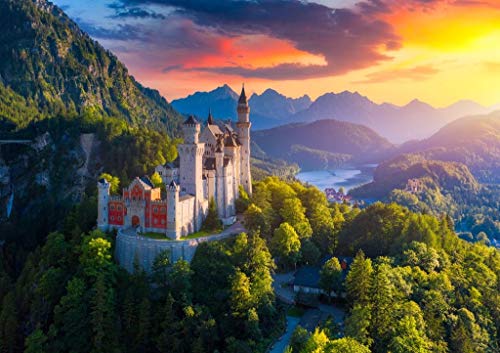 Lais Puzzle Vista aérea del Castillo de Neuschwanstein con un pintoresco Paisaje montañoso Cerca de Füssen, Baviera, Alemania. Castillo de Neuschwanstein al Atardecer, Alemania 1000 Piezas