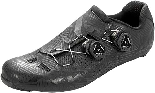 Zapatillas de Ciclismo para Carretera Extreme Pro - Color Negro - Talla 42 - Zapatillas para Bicicleta con el Sistema Powershape - Minimiza la Pérdida de Energía Durante el Pedaleo - Northwave
