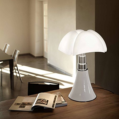 PIPISTRELLO MED – Lámpara de mesa blanca LED con pie telescópico H50-62 cm – Lámpara de mesa Martinelli Luce diseñada por Gae Aulenti