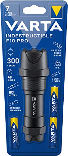VARTA Indestructible F10 Pro 6 Vatios LED Linterna/Linterna de trabajo, incluye 3 pilas AAA de larga duración, resistente al agua y al polvo, absorbe impactos, carcasa de aluminio anodizado, negro