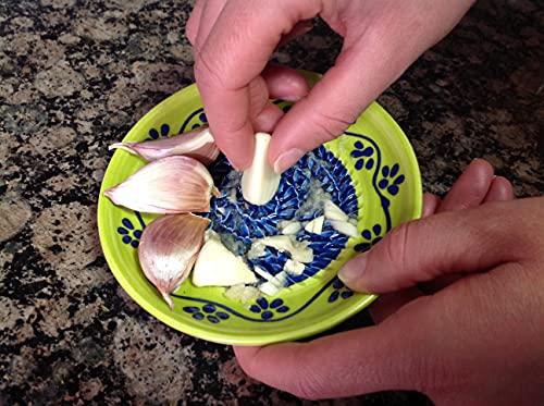 Plato rallador de cerámica, ideal para ajo, jengibre, parmesano, azul, naranja y verde con decoración amarilla, pintado a mano, fabricado en España.